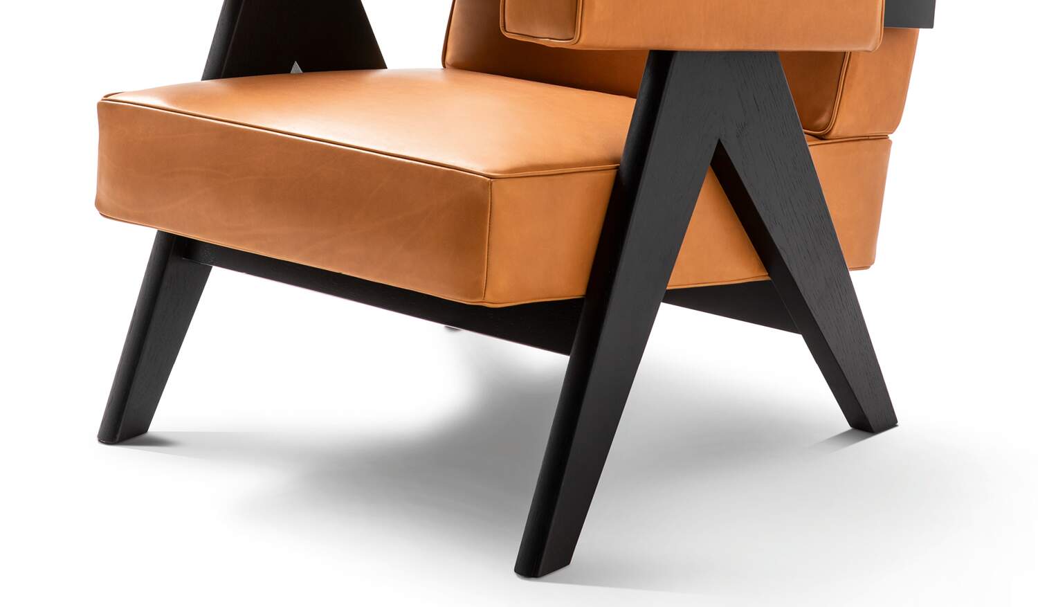 cassina　053 CAPITOL COMPLEX ARMCHAIR 053 Capitol Complex Armchair by Pierre Jeanneret for Cassina